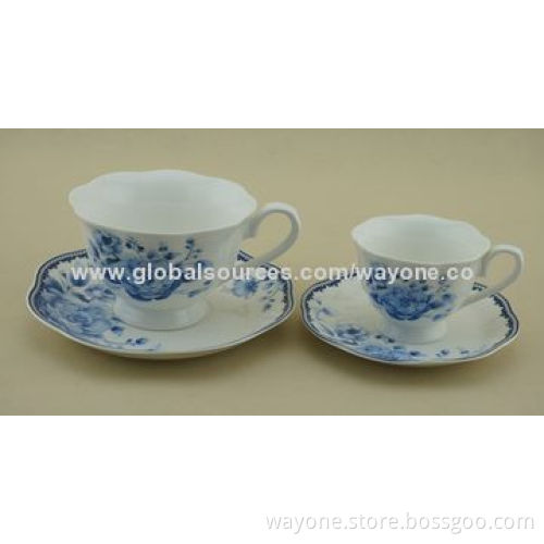 18-piece Porcelain Dinnerware Set, Blue and White Water Painting Design, Round Shape